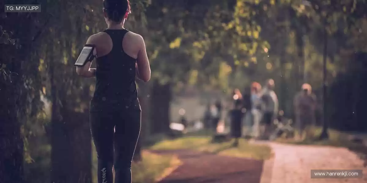 一键下单，即刻拥有！🛒 正版周边，为偶像打 call 的仪式感拉满！